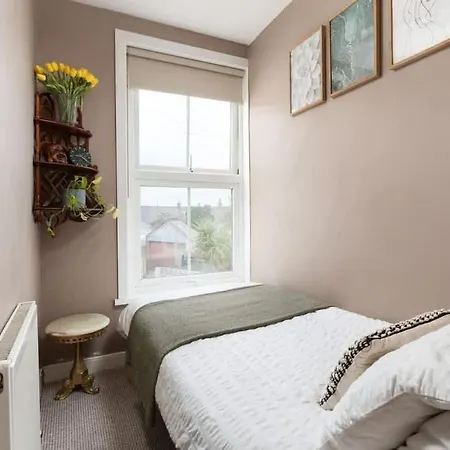 Peaceful & Tranquil Cottage With Private Terrace At 'The Pink House' Falmouth Exterior photo