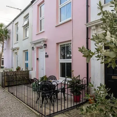 Peaceful & Tranquil Cottage With Private Terrace At 'The Pink House' Falmouth Exterior photo